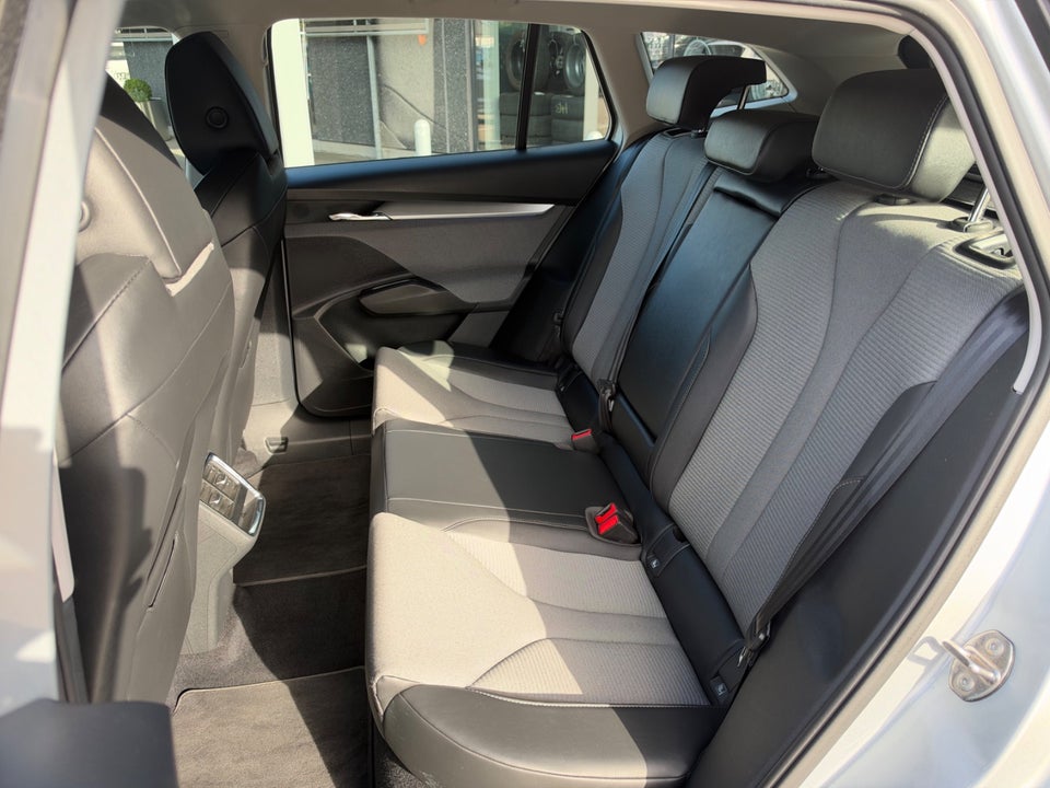Skoda Enyaq 60 iV Loft 5d