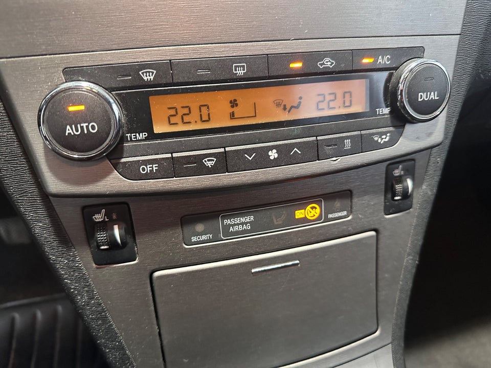 Toyota Avensis 2,0 D-4D T2 stc. 5d