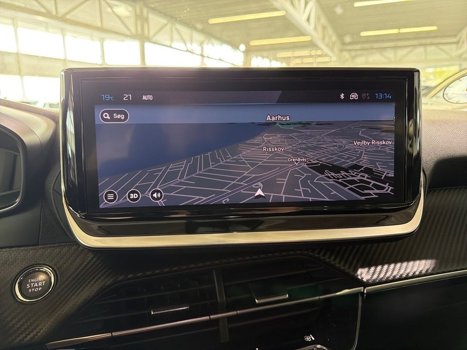 Peugeot 2008 1,2 PureTech 130 First Selection EAT8 5d