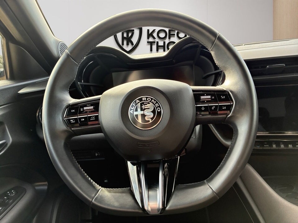 Alfa Romeo Junior Elettrica Speciale 5d