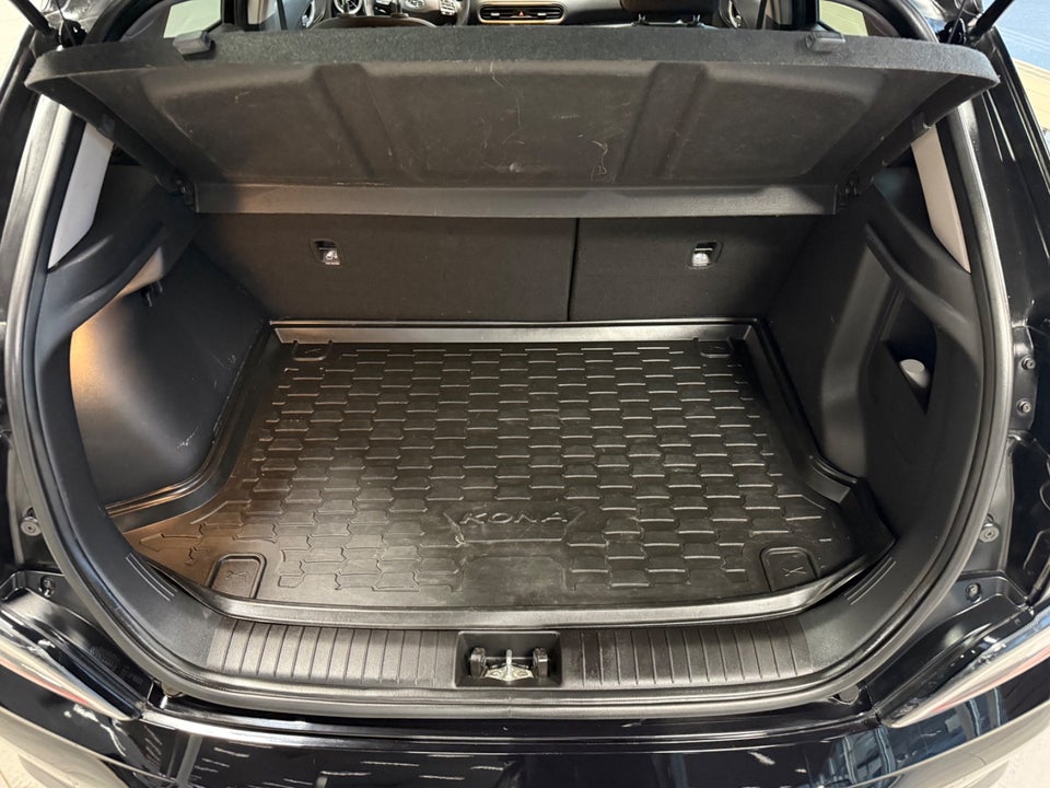 Hyundai Kona 64 EV Essential 5d