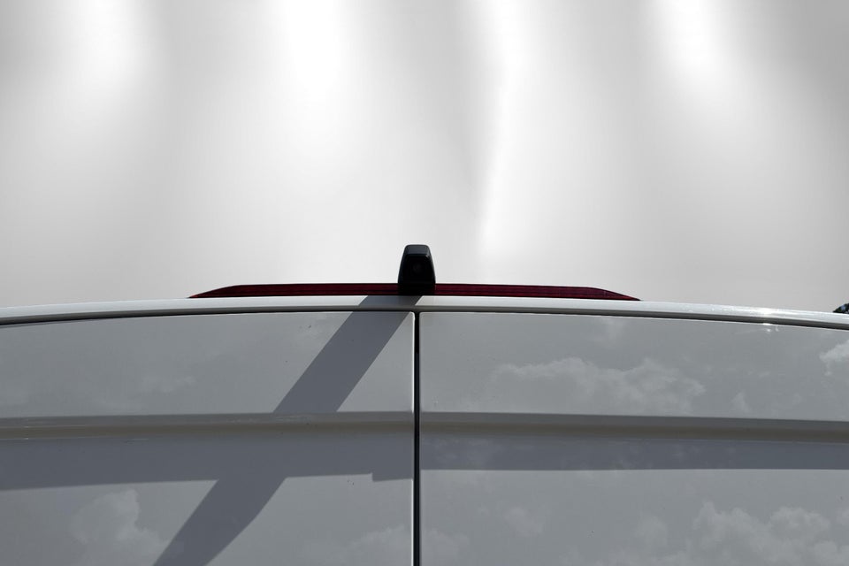 VW Crafter 35 2,0 TDi 140 Comfort Kassevogn L3H2 aut.