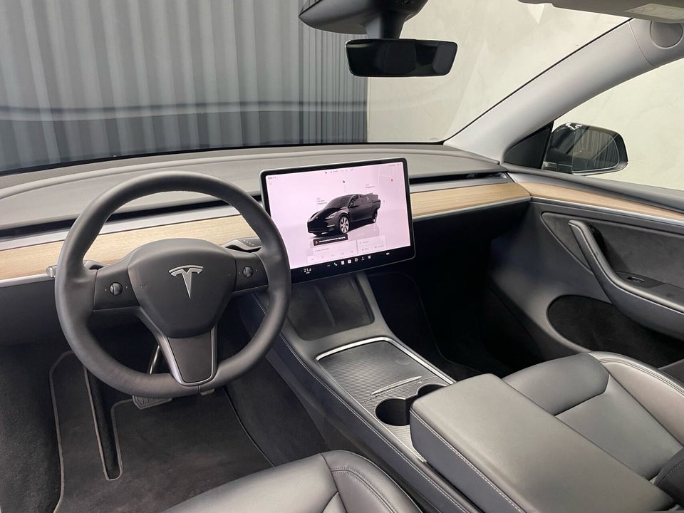 Tesla Model Y RWD 5d