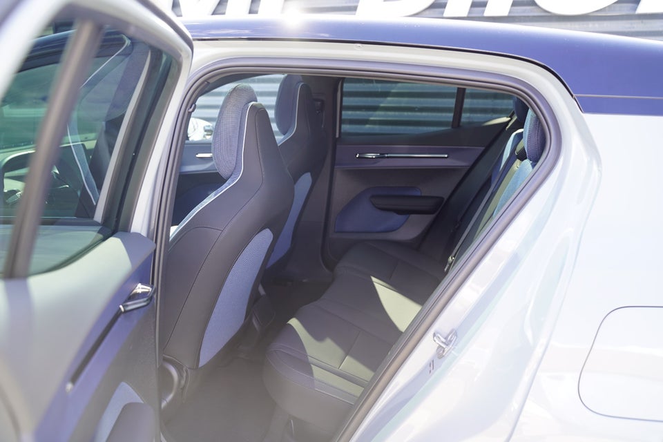 Volvo EX30 Twin Performance Ultra 5d