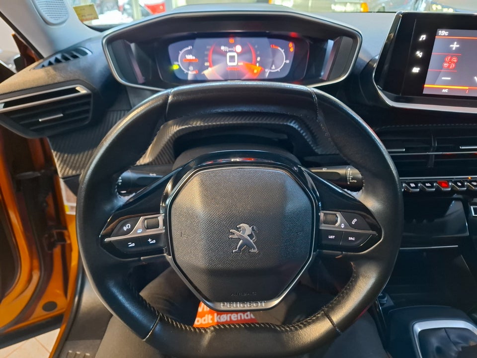 Peugeot 2008 1,5 BlueHDi 100 Allure 5d