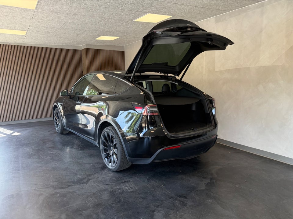 Tesla Model Y Long Range AWD 5d