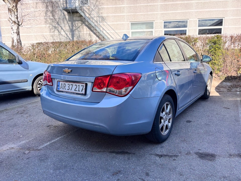Chevrolet Cruze 2,0 VCDi 163 LS 4d