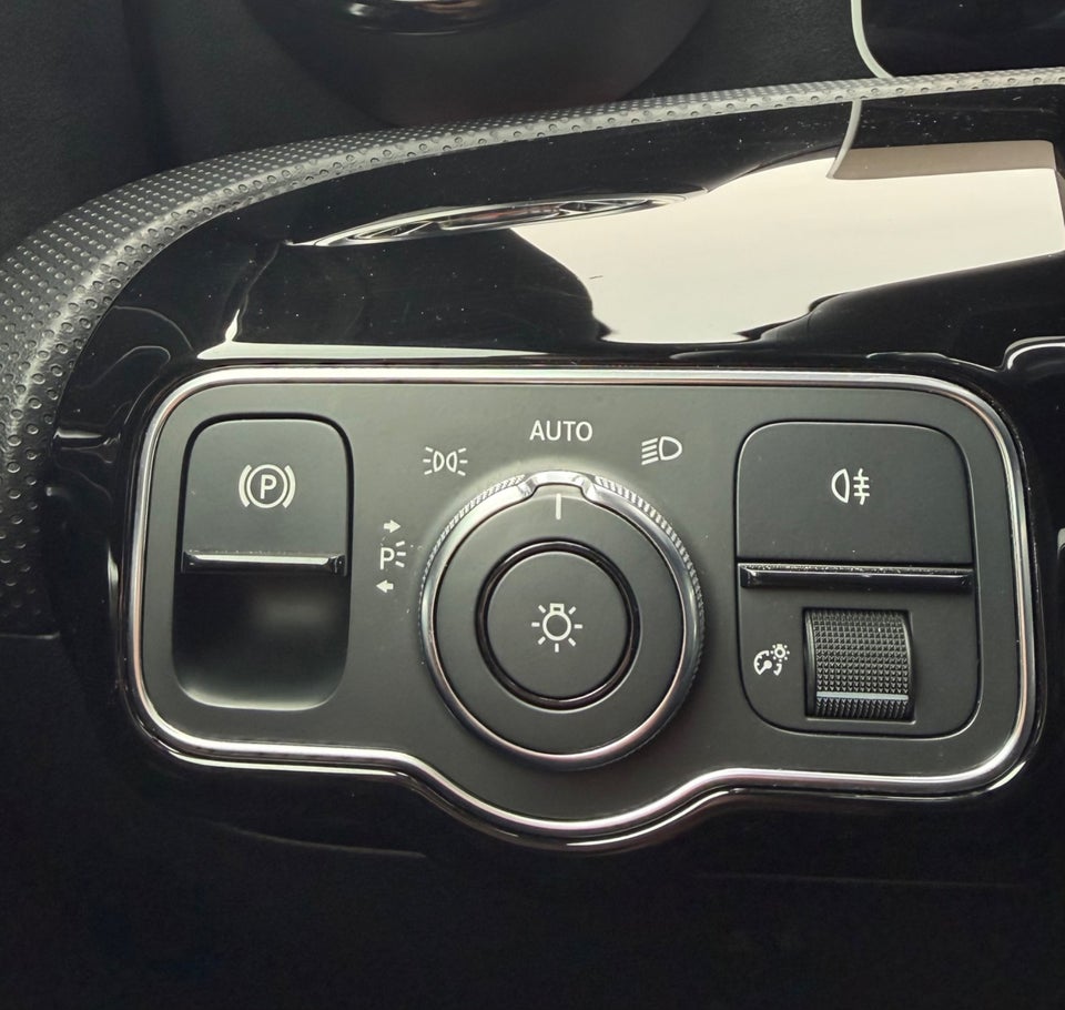 Mercedes A220 2,0 AMG Line aut. 4Matic 5d