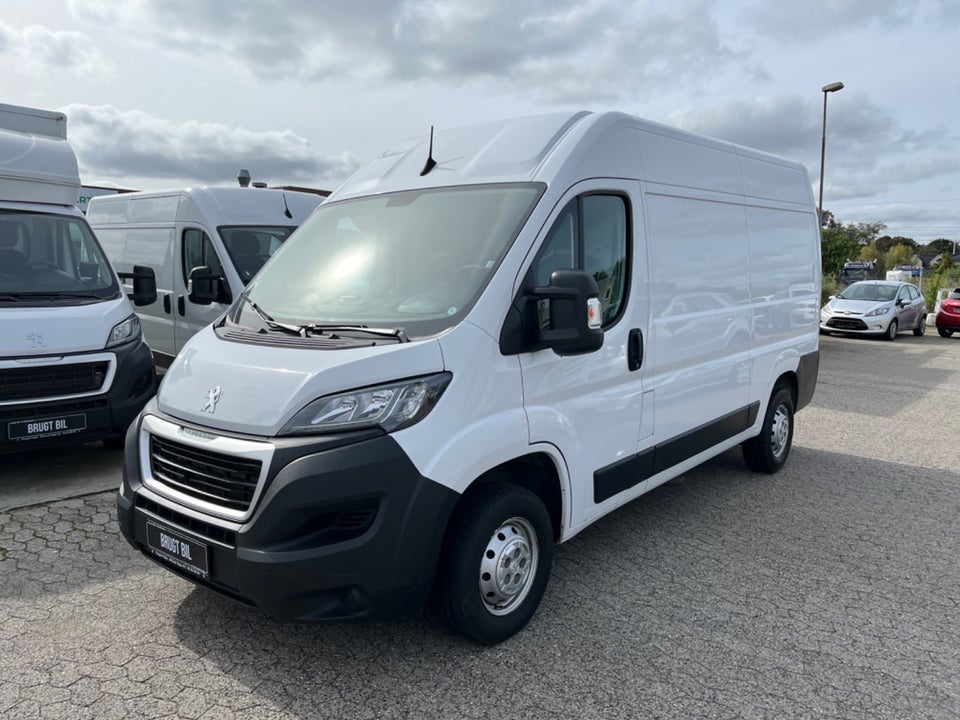 Peugeot Boxer 333 2,2 BlueHDi 140 L2H2 Premium