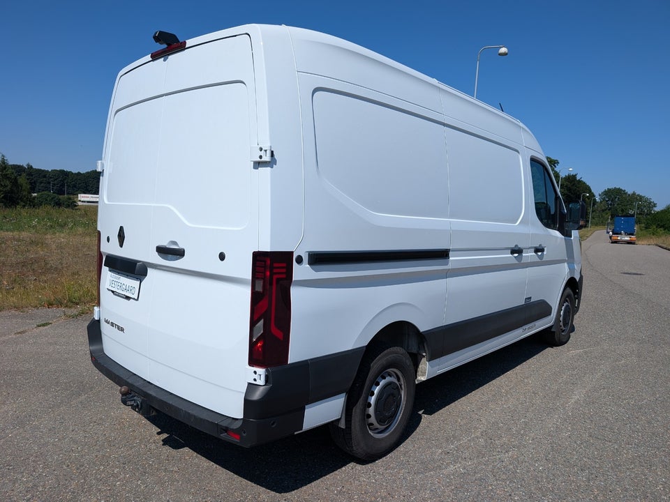 Renault Master V T33 2,0 dCi 130 L2H2 Kassevogn Tekno