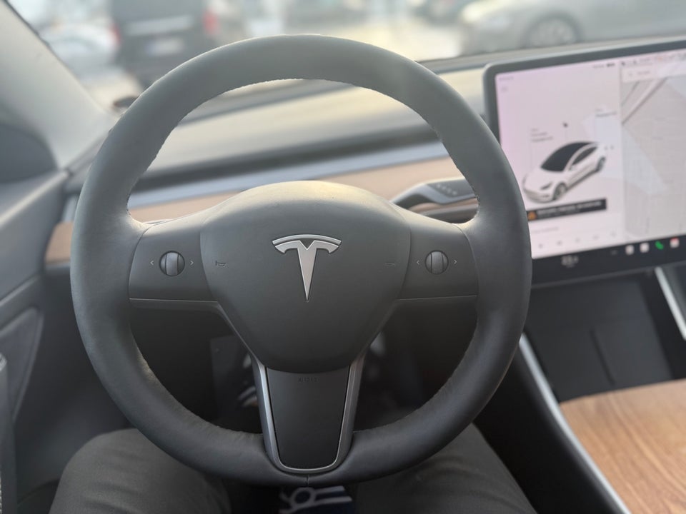 Tesla Model 3 Standard Range+ RWD 4d