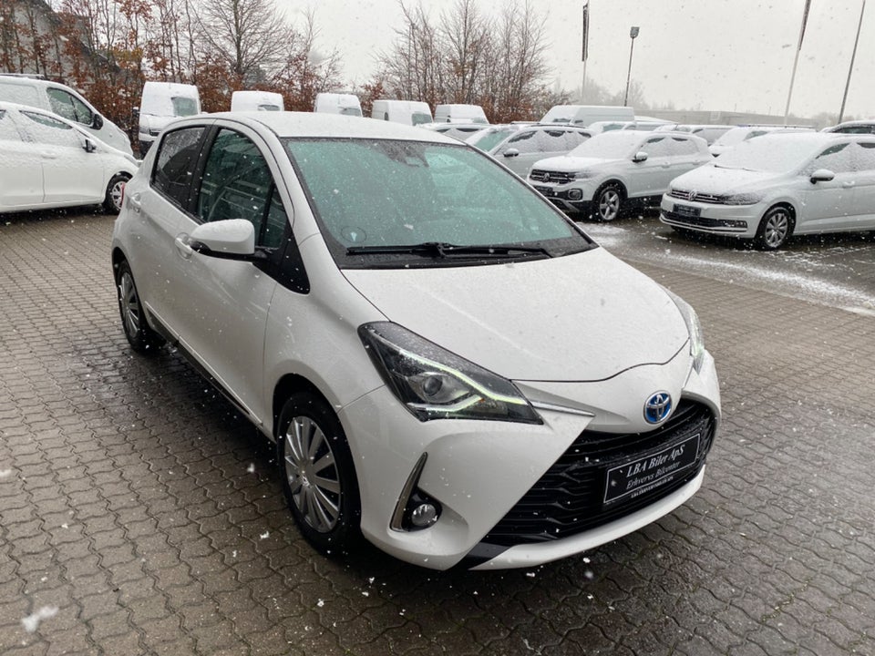 Toyota Yaris 1,5 Hybrid H3 e-CVT Van 5d