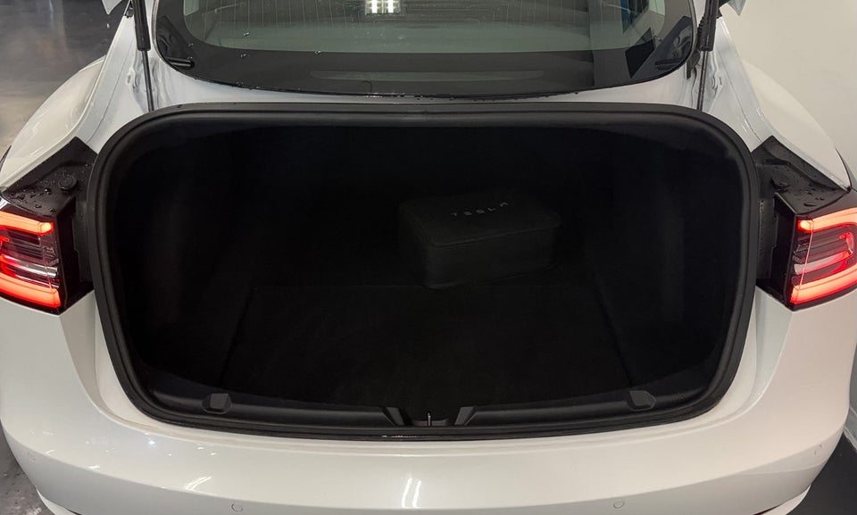 Tesla Model 3 Long Range AWD 4d