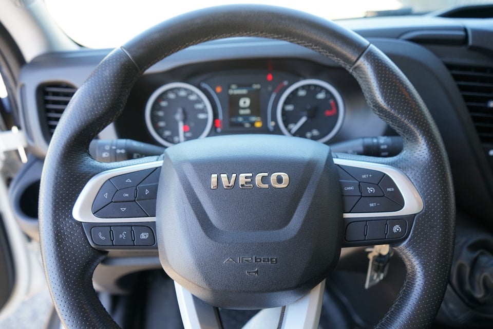 Iveco Daily 2,3 35S14 Alukasse m/lift