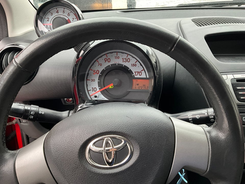 Toyota Aygo 1,0 VVT-i Red&Black 5d