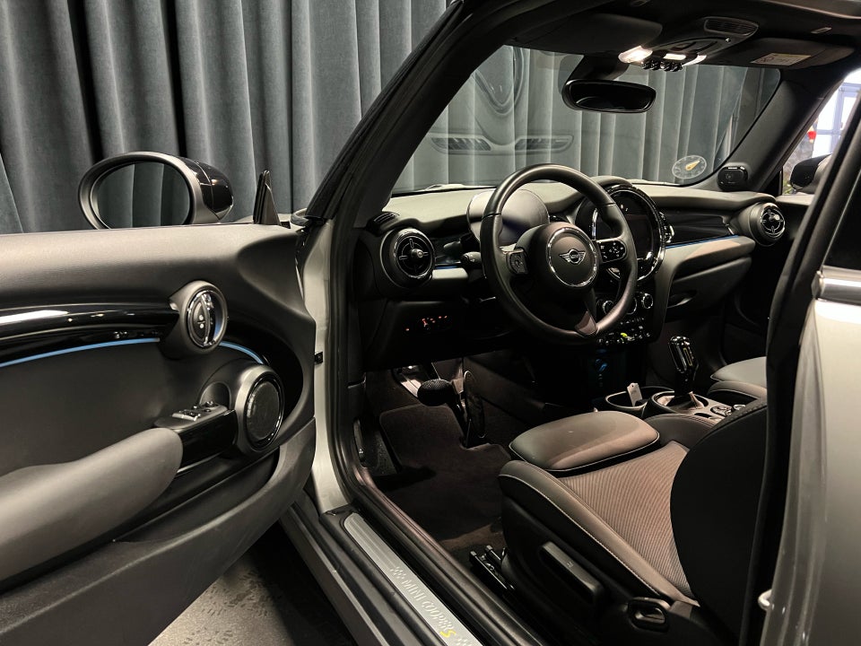 MINI Cooper SE Camden Edition 3d