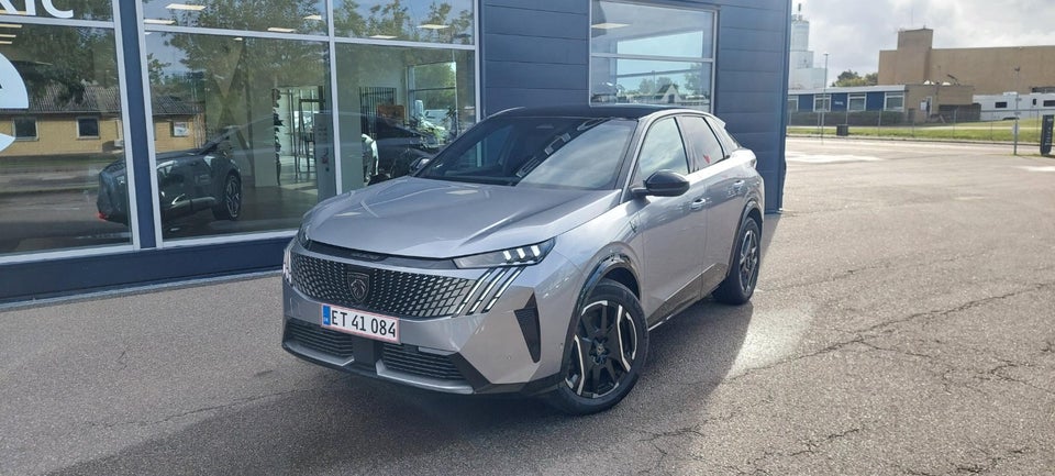 Peugeot e-3008 77 GT Pack 5d