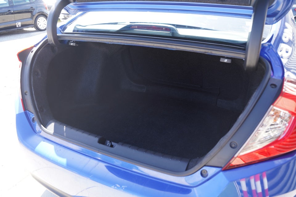 Honda Civic 1,6 i-DTEC Elegance 4d
