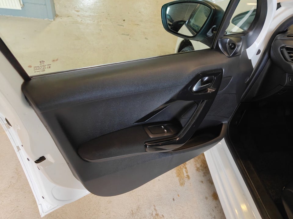 Peugeot 208 1,0 VTi Access 5d