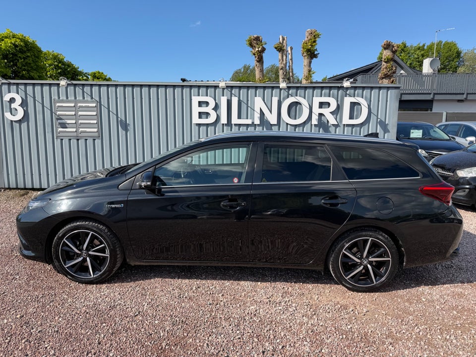 Toyota Auris 1,8 Hybrid H2 Selected Touring Sports CVT 5d