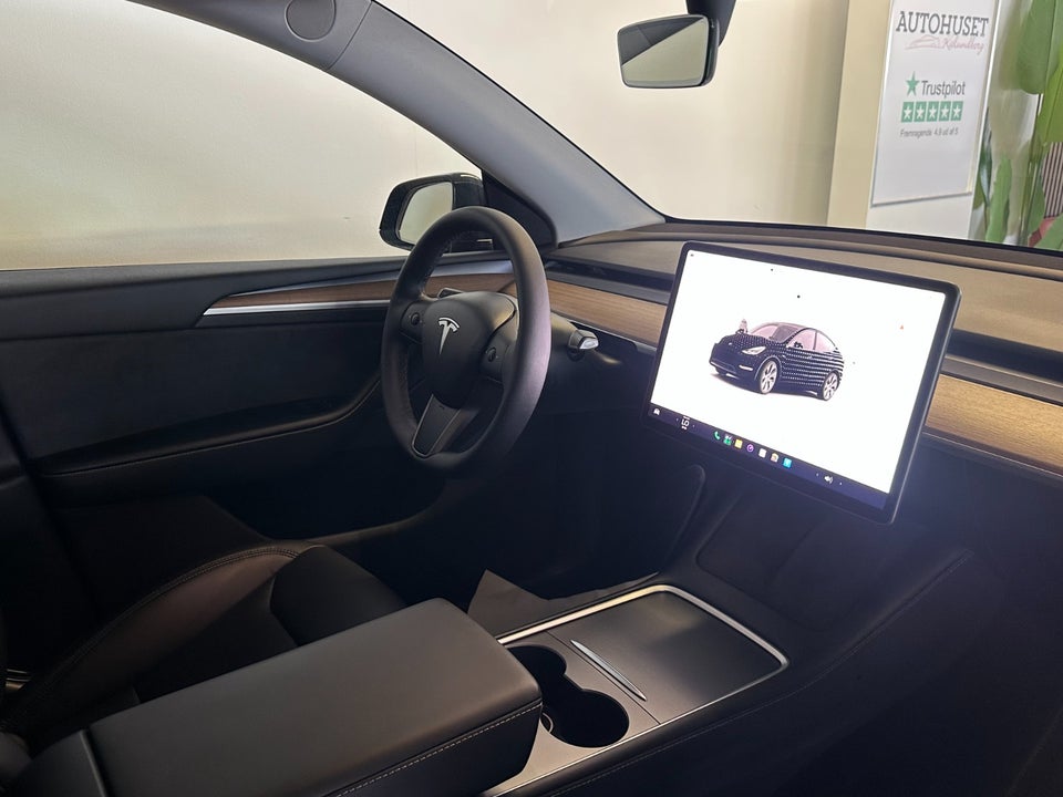 Tesla Model Y Long Range AWD 5d