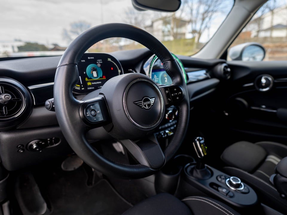 MINI Cooper SE Essential 3d