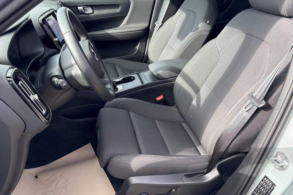 Volvo EX40 Extended Range Plus 5d
