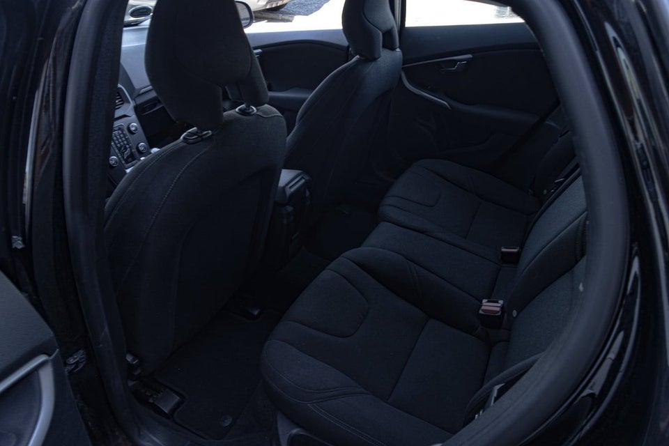 Volvo V40 2,0 D2 120 Kinetic 5d