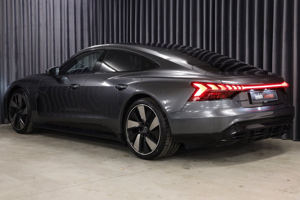 Audi e-tron GT quattro 4d