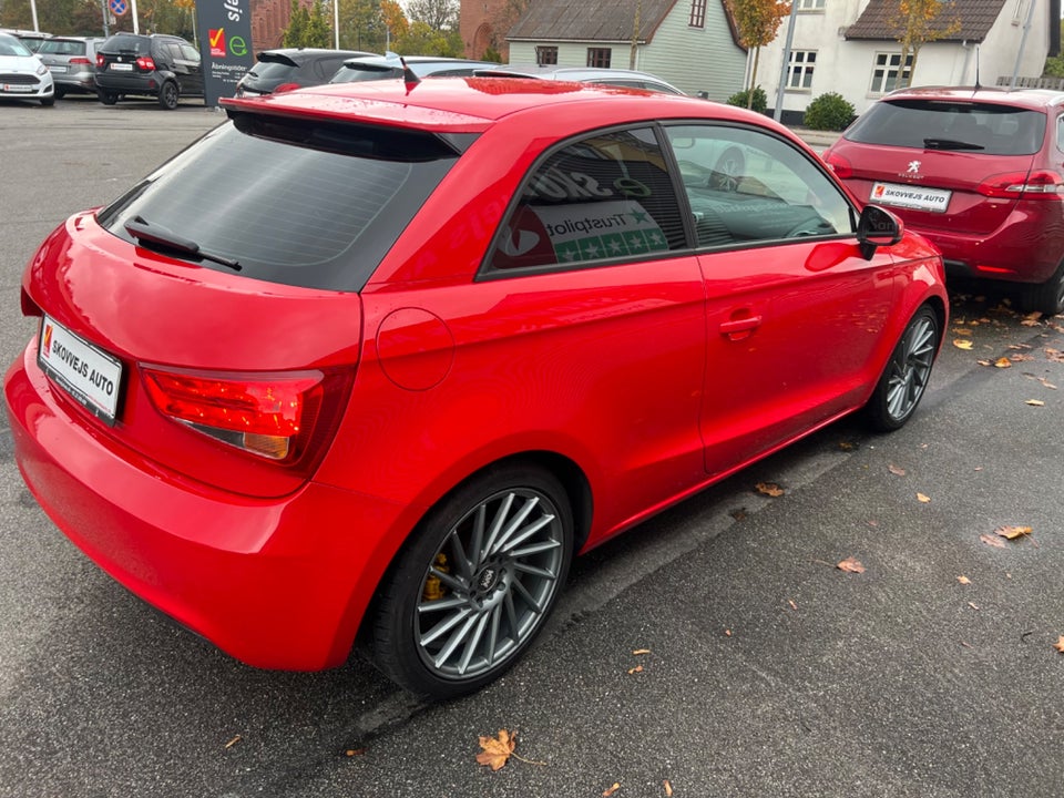 Audi A1 1,2 TFSi 86 Attraction 3d