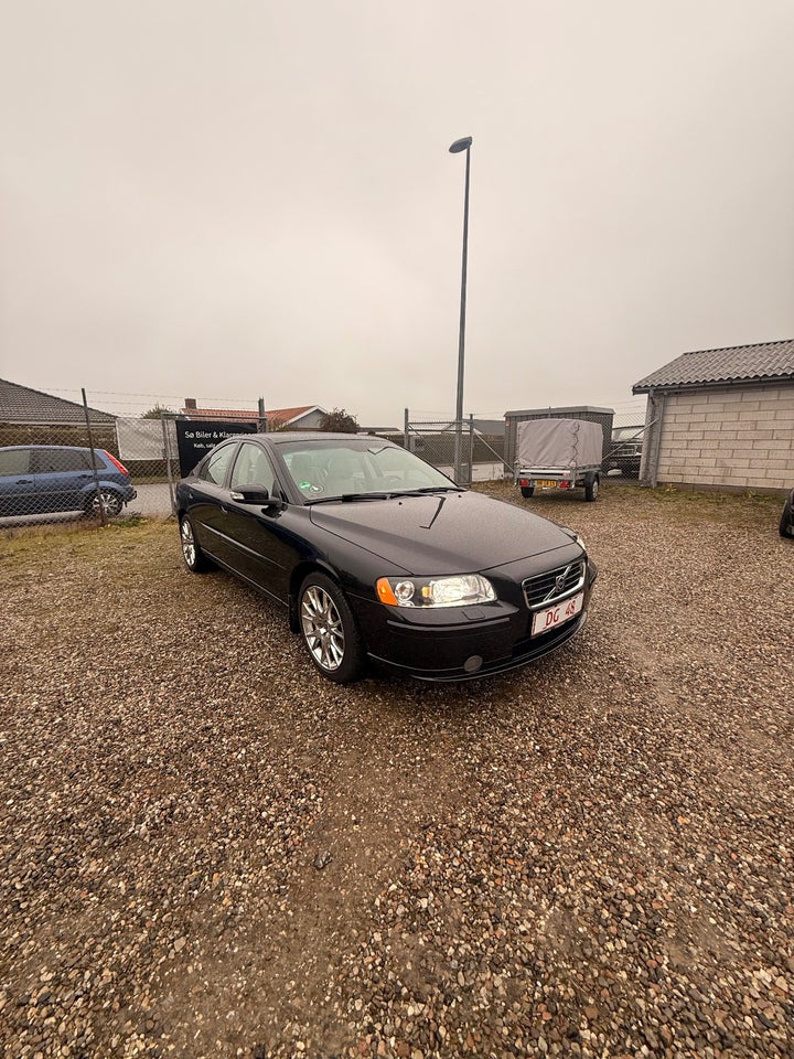 Volvo S60 2,5 T Momentum 4d
