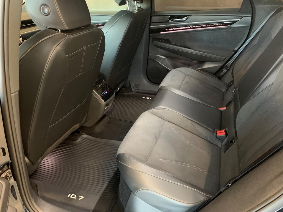 VW ID.7 86 Style S 5d