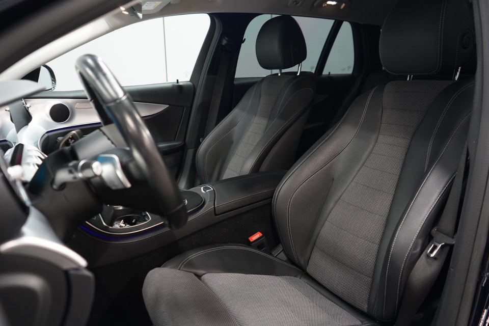 Mercedes E300 de 2,0 Avantgarde stc. aut. 5d