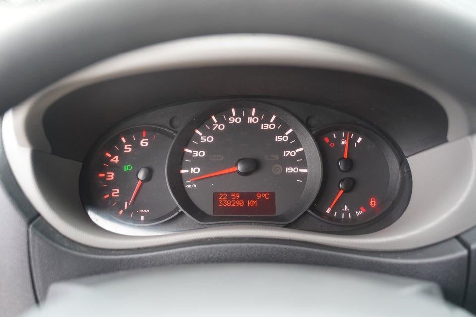 Nissan NV400 2,3 dCi 125 L3H2 Comfort Van