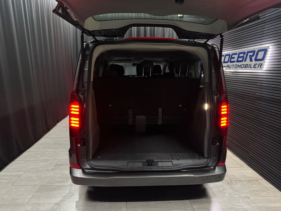 VW e-Caravelle 64 Life SWB