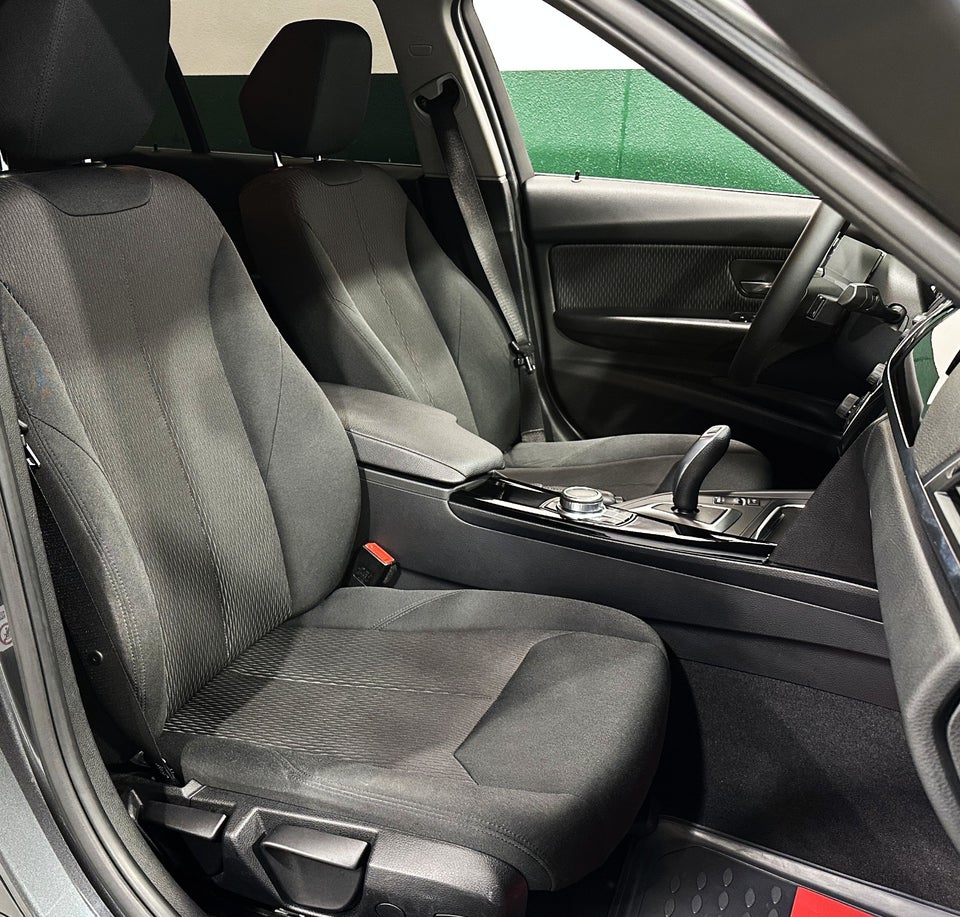 BMW 320d 2,0 Touring Executive aut. 5d