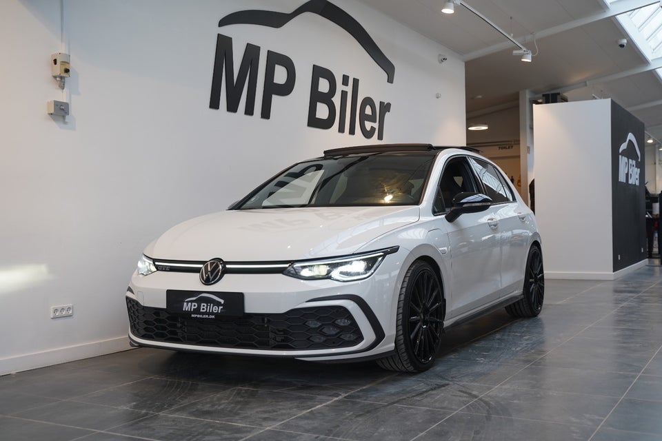 VW Golf VIII 1,4 GTE DSG 5d