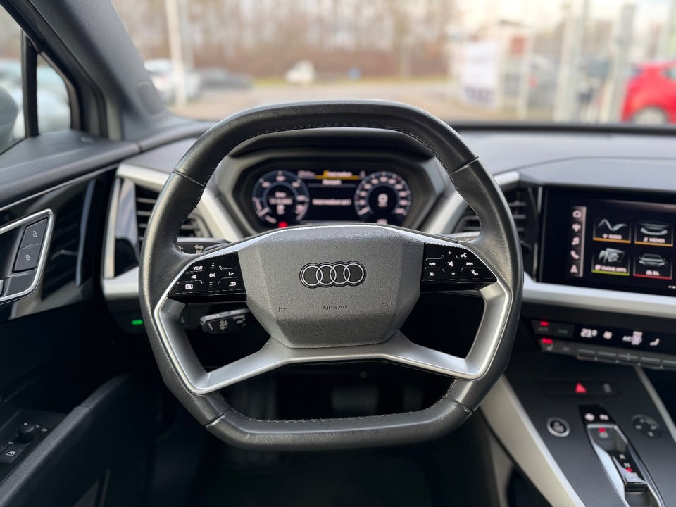 Audi Q4 e-tron 45 Advance quattro 5d