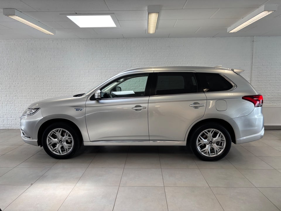 Mitsubishi Outlander 2,4 PHEV Intense CVT 4WD 5d