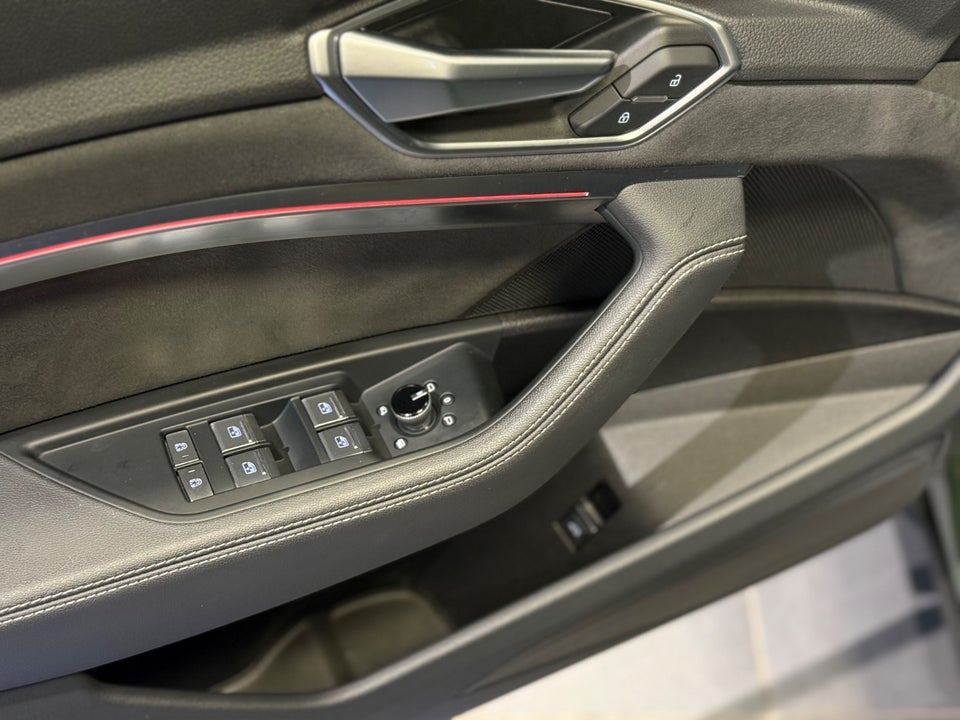 Audi e-tron 55 S-line quattro 5d