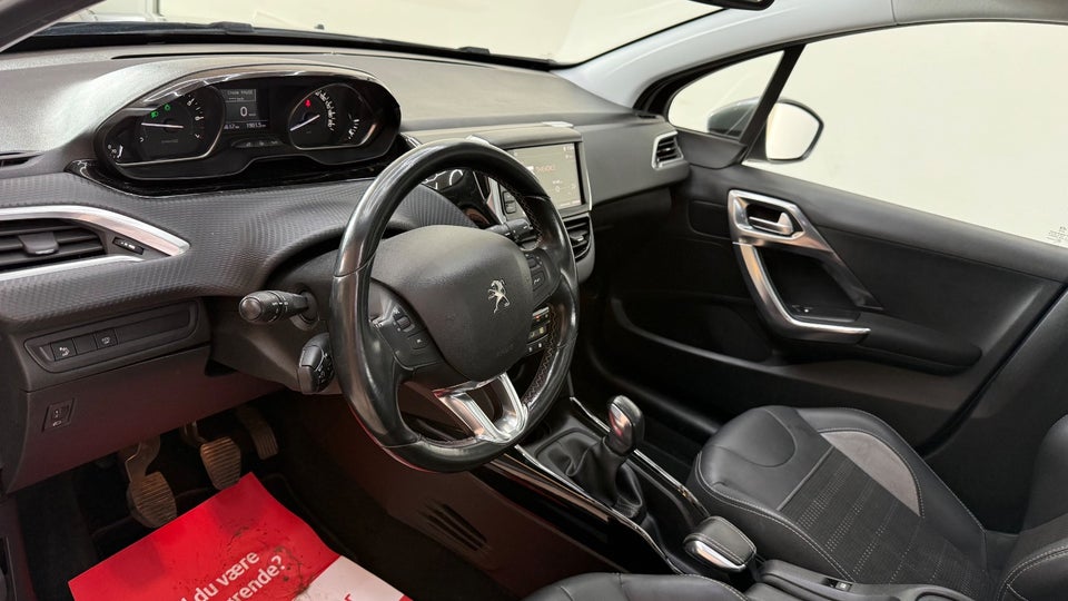 Peugeot 2008 1,2 e-THP 110 Allure Sky 5d