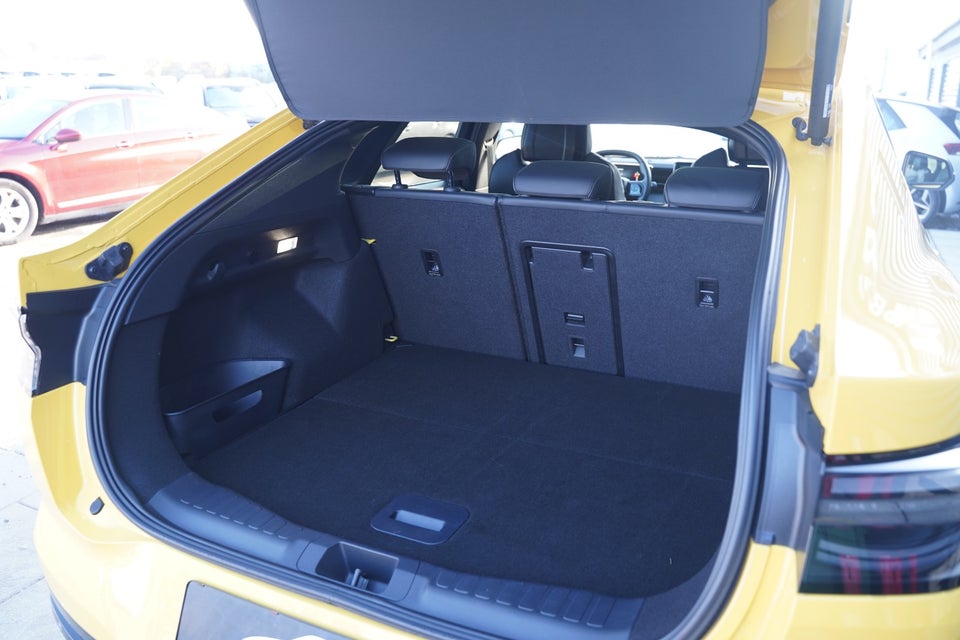 Ford Capri 77 Premium Extended Range 5d