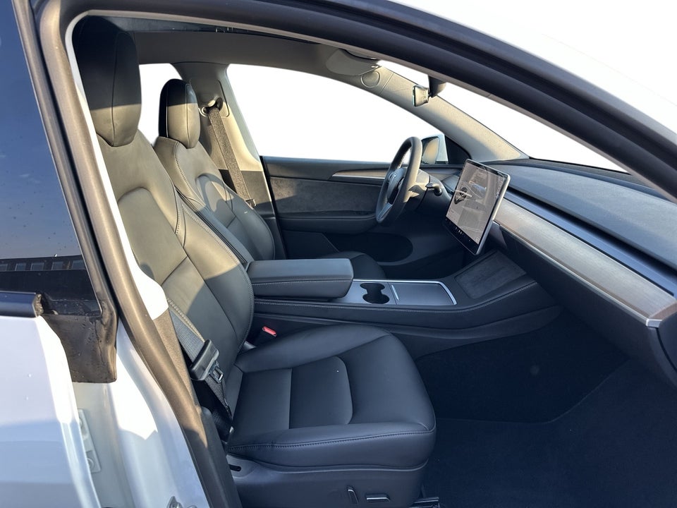 Tesla Model Y Long Range AWD 5d