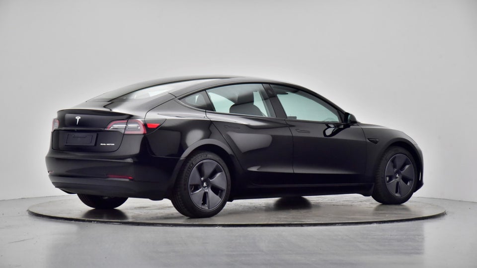 Tesla Model 3 Long Range AWD 4d