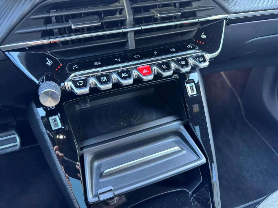 Peugeot e-2008 50 GT 5d