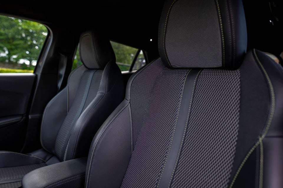 Peugeot e-2008 54 GT 5d