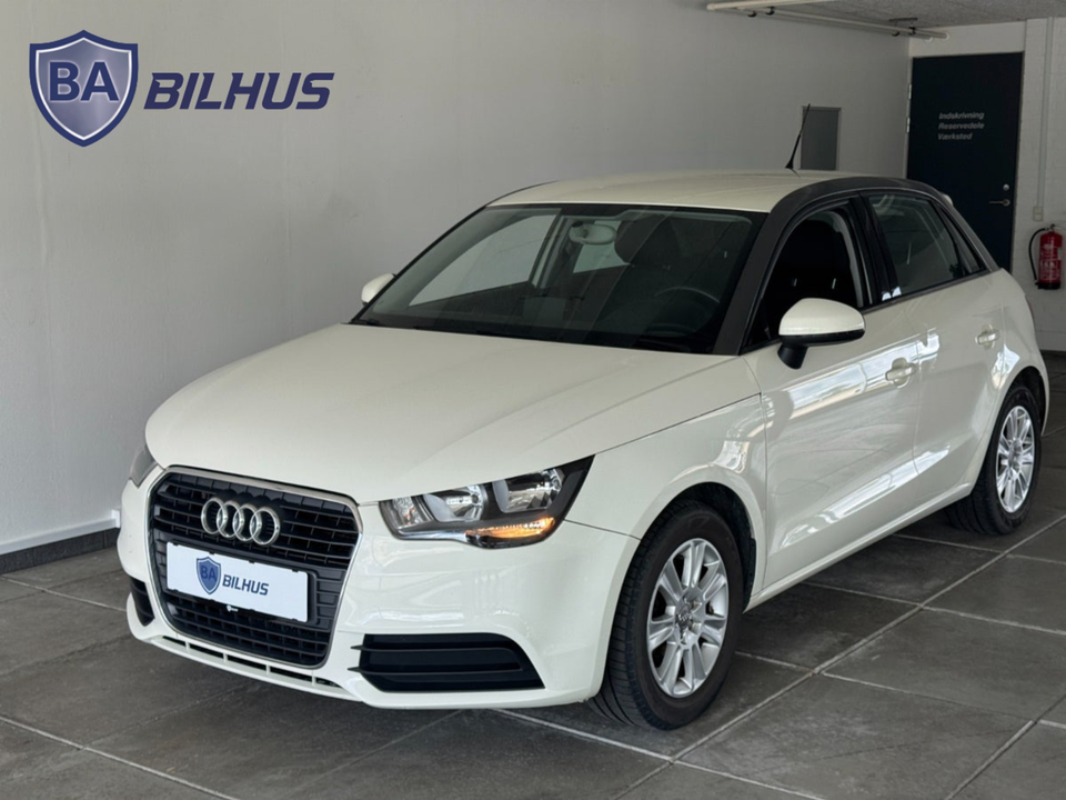 Audi A1 1,4 TFSi 122 Attraction Sportback 5d
