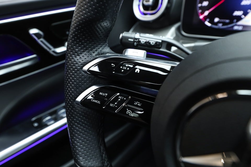 Mercedes C300 e 2,0 AMG Line stc. aut. 5d