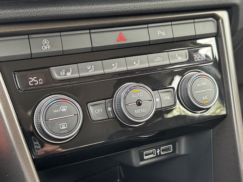 VW T-Roc 1,0 TSi 115 Style 5d