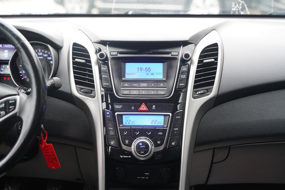 Hyundai i30 1,6 CRDi 110 Passion CW 5d